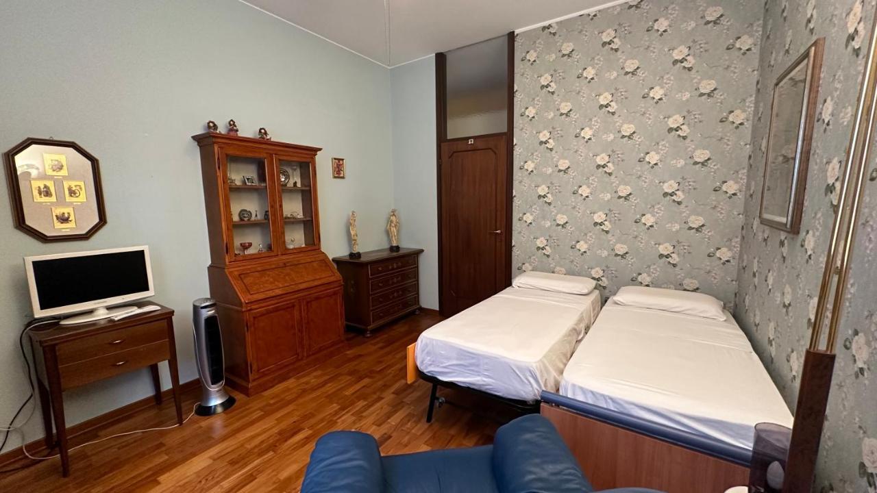 Dehomes - Two Bedrooms, Terrace, Wi-Fi, Tram To Centre & Rho Fiera Milán Exterior foto