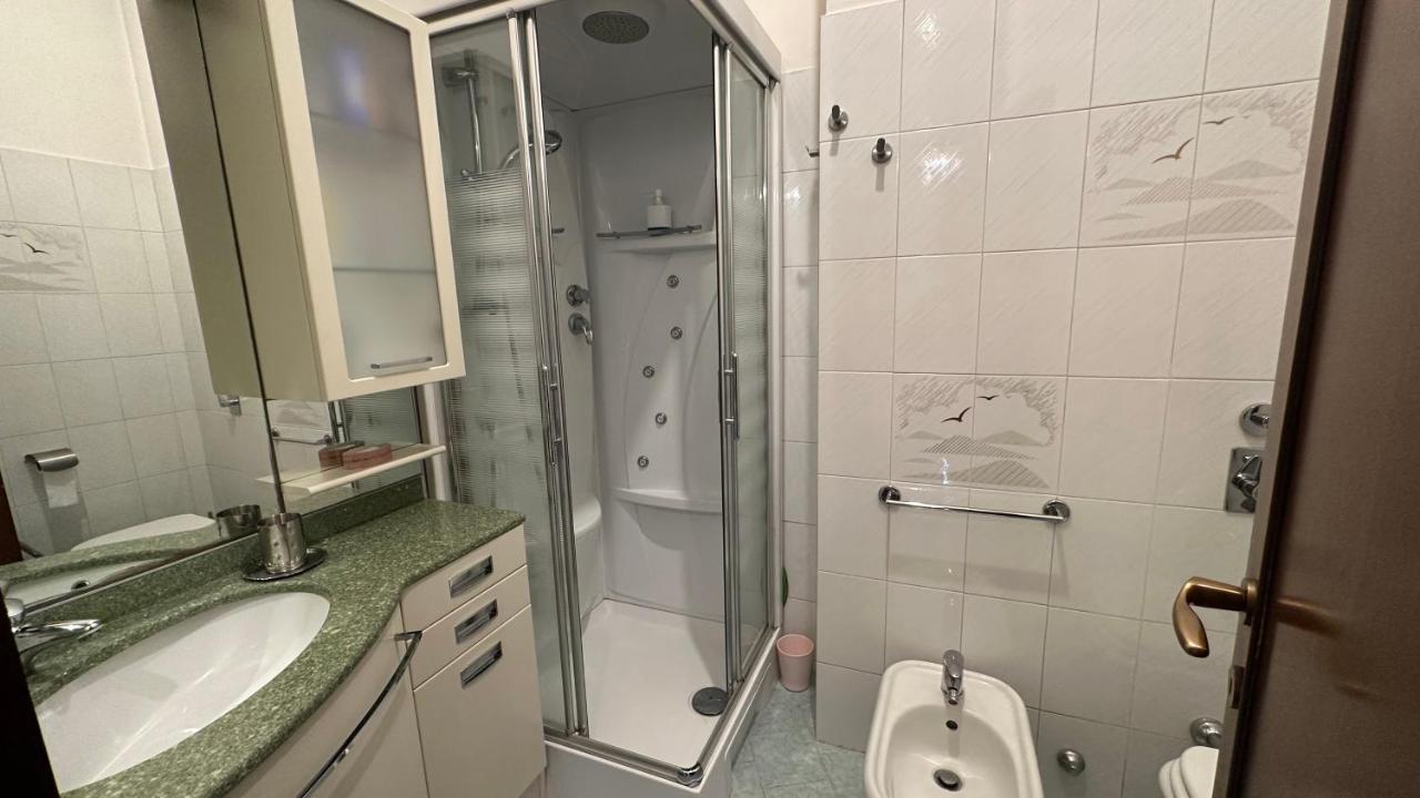 Dehomes - Two Bedrooms, Terrace, Wi-Fi, Tram To Centre & Rho Fiera Milán Exterior foto