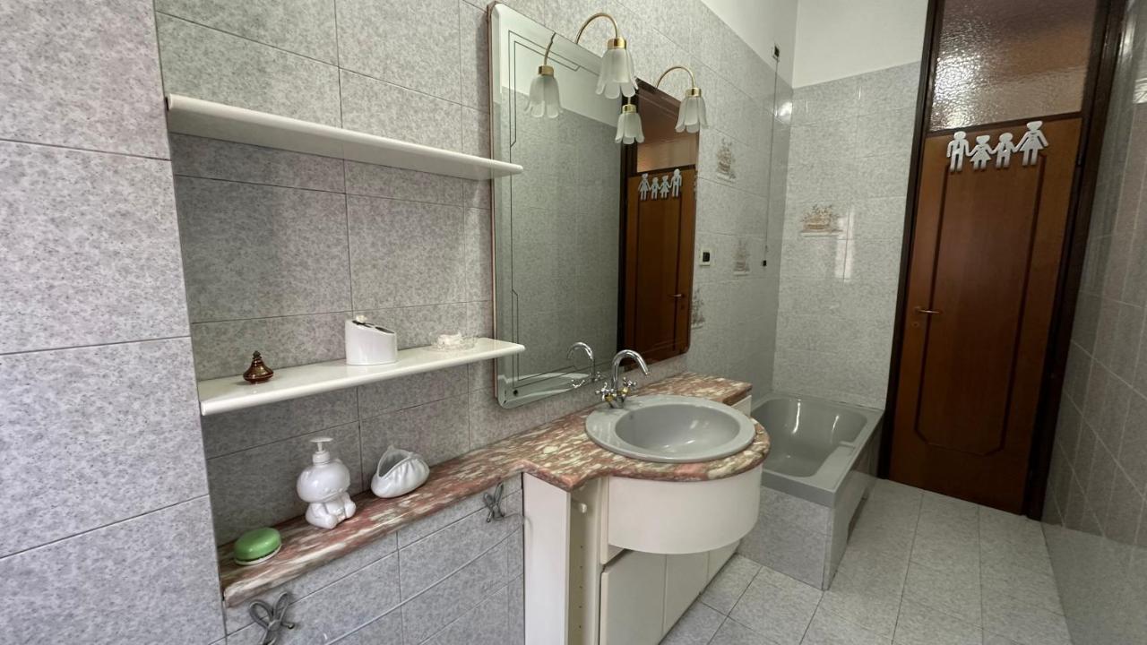 Dehomes - Two Bedrooms, Terrace, Wi-Fi, Tram To Centre & Rho Fiera Milán Exterior foto